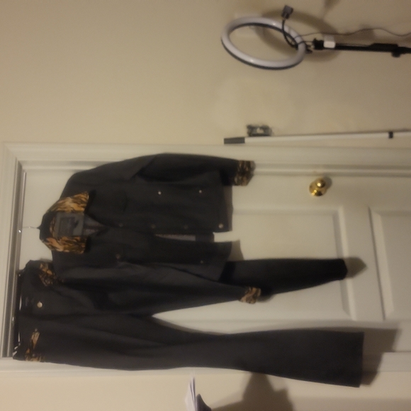A guess jacket xl with matching pants 32waist, 32 length. Light thin demin with - Picture 4 of 4